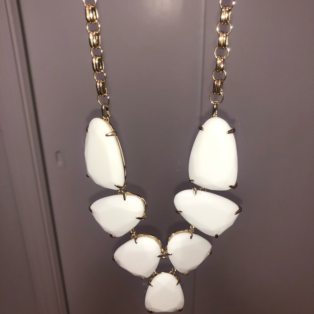 Kendra Scott necklace